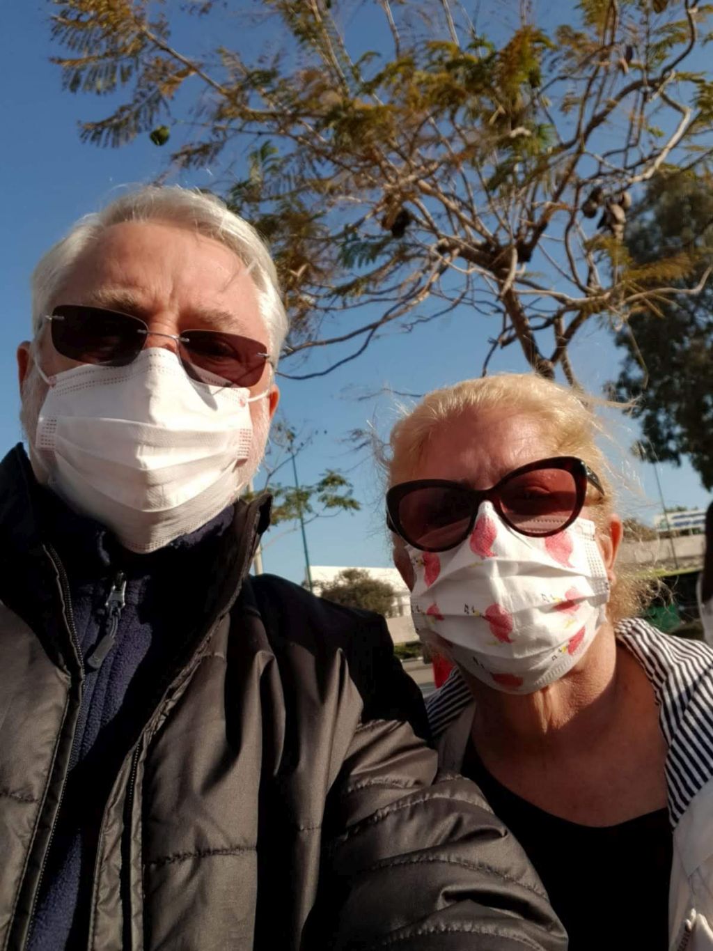 Sergio y su esposa Java, en su nuevo look, temporario por cierto Sergio y su esposa Java, en su nuevo look, temporario por cierto