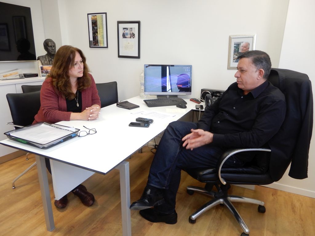 Entrevistando a Avi Gabay en su despacho en el partido laborista