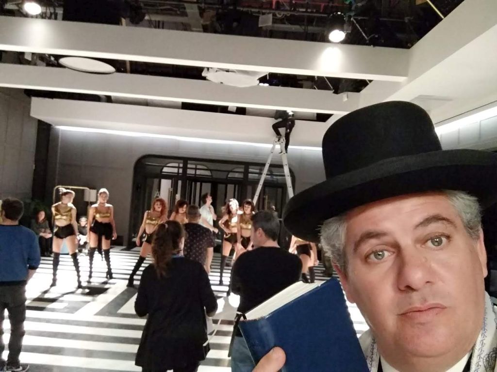 Claudio Konfino como el Rabino Bengazzara y Adrián Suar Claudio Konfino como el Rabino Bengazzara y Adrián Suar