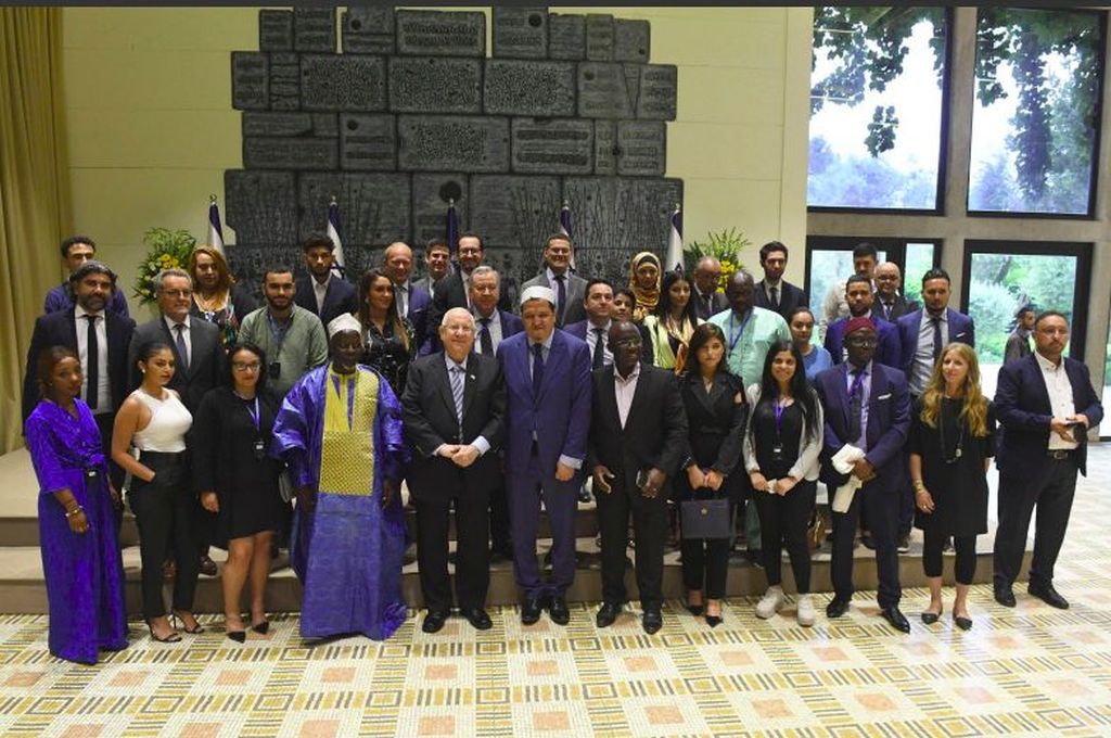 Rivlin y el grupo de Imams y activistas sociales musulmanes de Francia y Bélgica Rivlin y el grupo de Imams y activistas sociales musulmanes de Francia y Bélgica