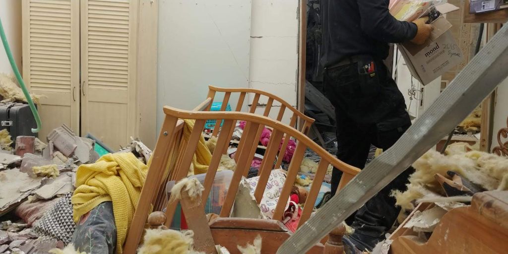 Habitación infantil en Israel destruida por impacto de un misil desde Gaza