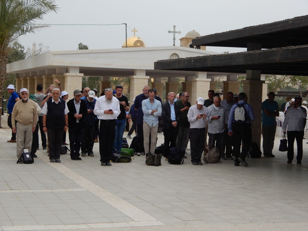 Judíos orando en Qaser el Yahud-Maavrot Hayarden