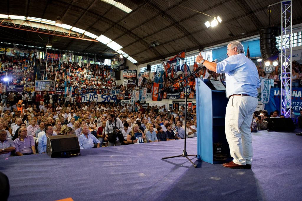 En un acto de la campaña interna