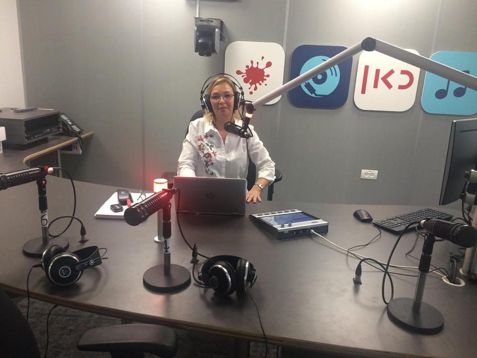 Roxana en el estudio de KAN en español