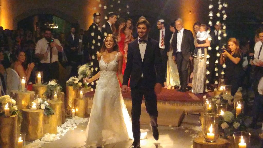 Pauli y Kevin después de la Jupá. Felicidades! Pauli y Kevin después de la Jupá. Felicidades!