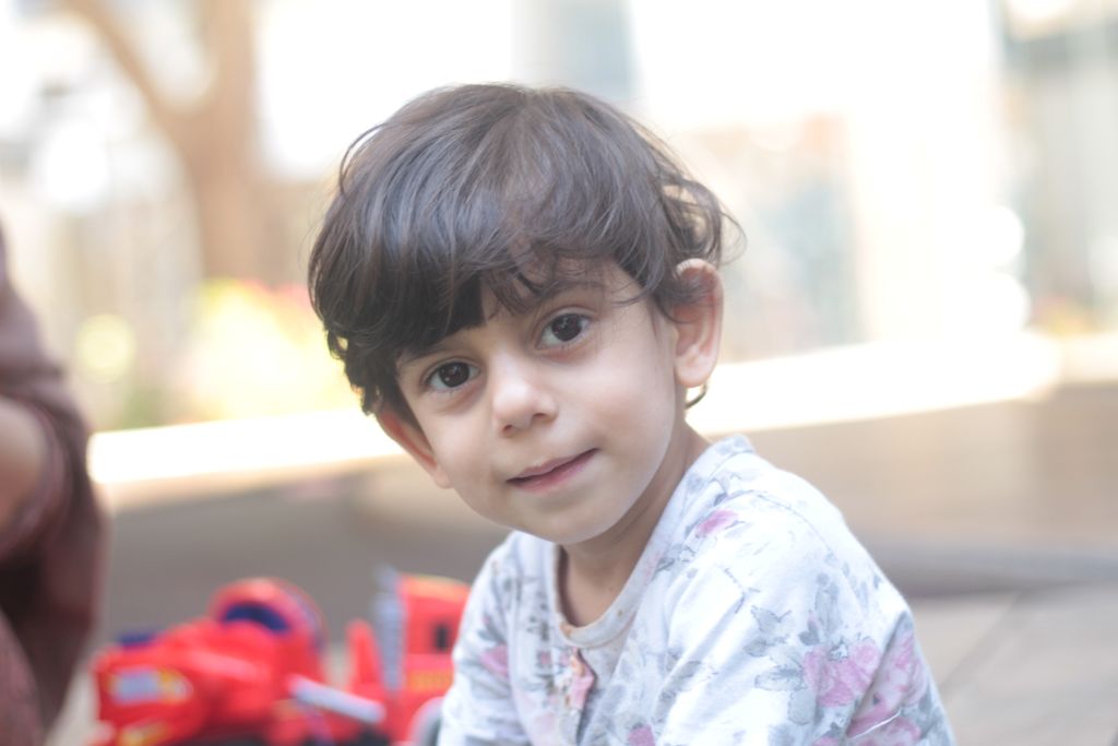 La peque&ntilde;a Kani Jaza Fatah Karhani en el Wolfson