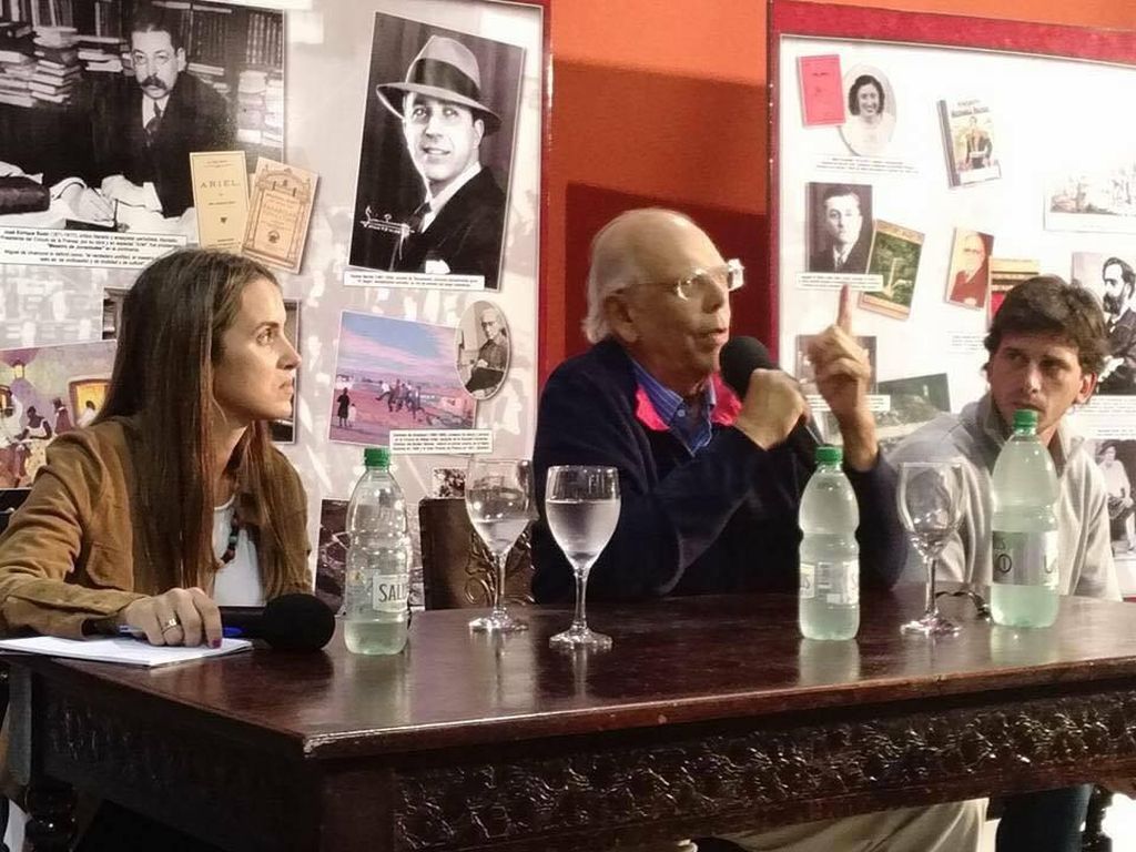 Una reunión política, aquí con el ex Presidente Jorge Batlle