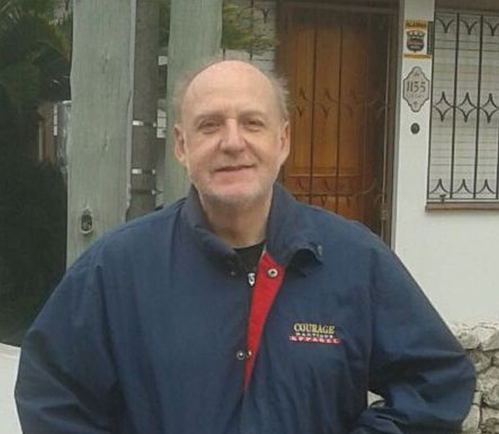 David Fremd, de bendita memoria David Fremd, de campera azul, mirando sonriente a la cámara