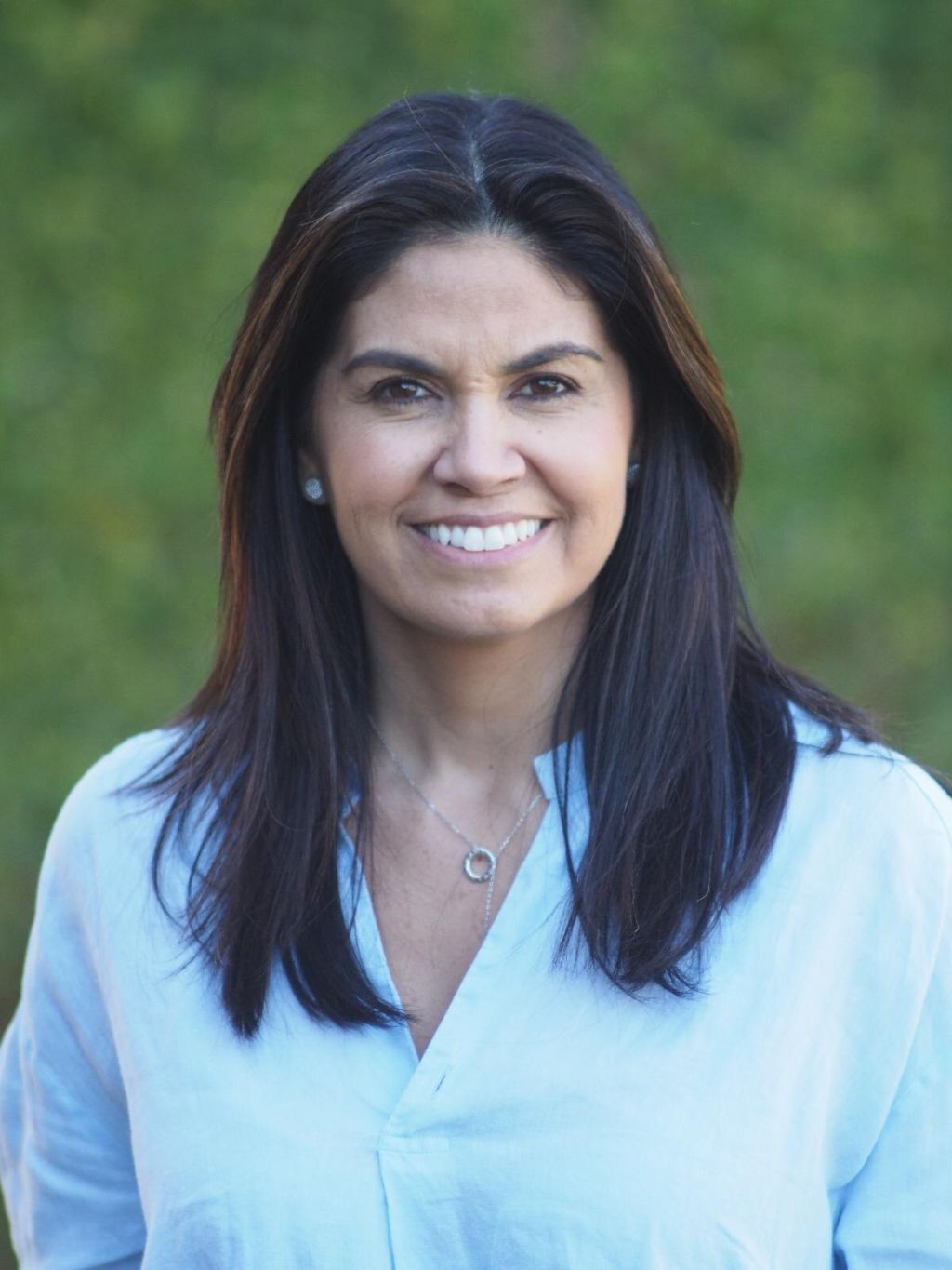 Foto de frente, Verónica Alonso, sonriente