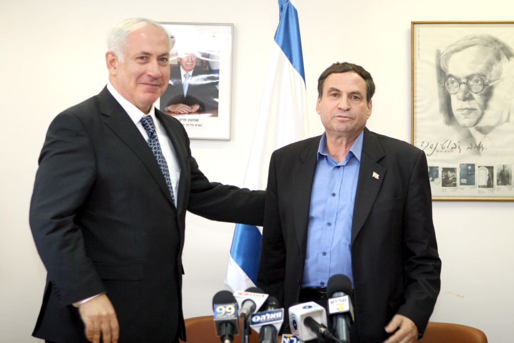 Uzi Dayan con Netanyahu