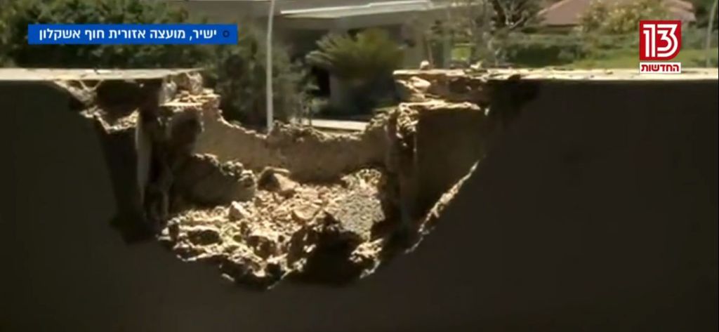 Impacto directo en el segundo piso de una casa