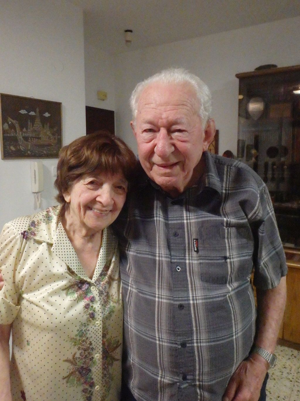 Tzvi y Lola Bar Sade Tzvi y Lola Bar Sade