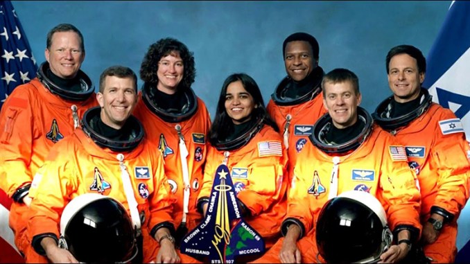 Los tripulantes del Columbia, entre ellos Ilan Ramon (a la derecha), que perecieron el 1.2.03 al volver la nave a Tierra