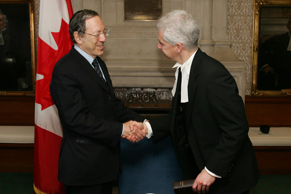 Cotler asumiendo como Ministro de Justicia de Canadá