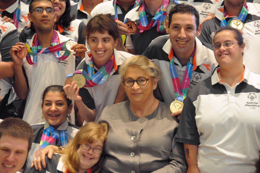 Nejama Rivlin con la delegación paralímpica israelí en el 2015 (Foto: Tomer Raichman)