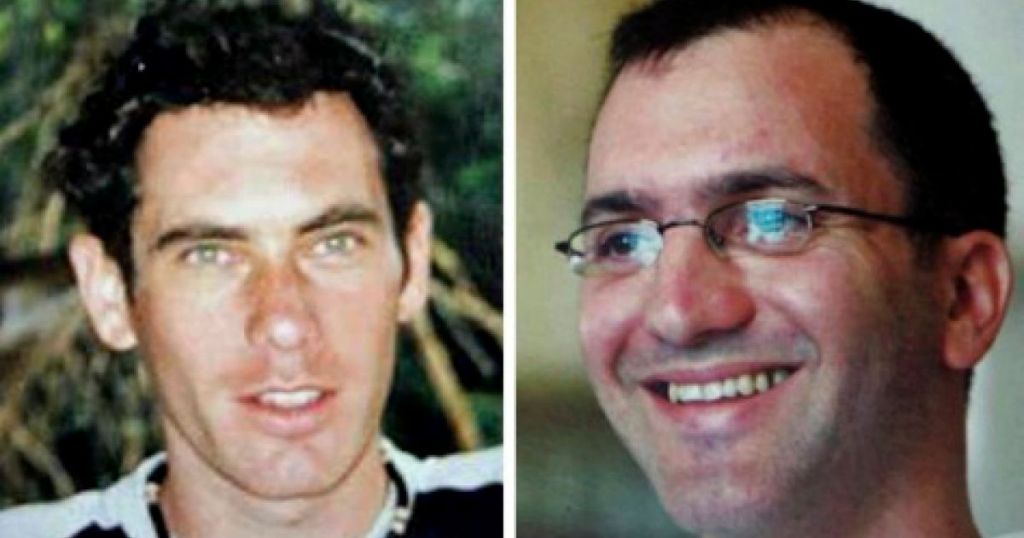 Eldad Regev (izquierda) y Ehud Goldwasser, los soldados secuestrados y asesinados por Hizbala en julio del 2006, devueltos dos años después a Israel en un intercambio