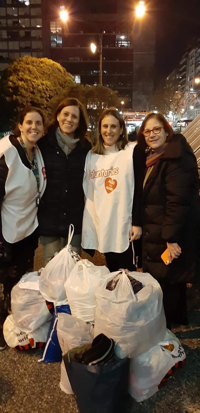 Dina y Dalia con representantes del Consejo Uruguayo de Mujeres Judías