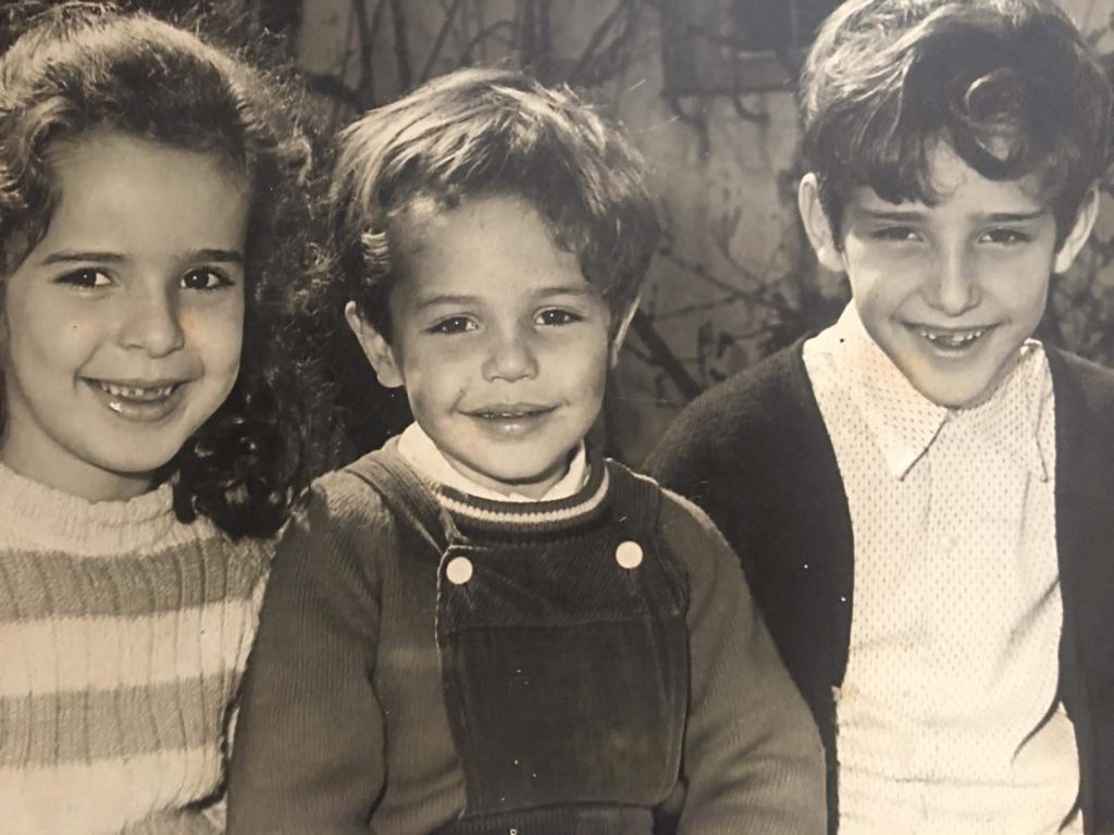 Daniel con sus hermanos mayores Jorge y Paula. Diego aún no había nacido.