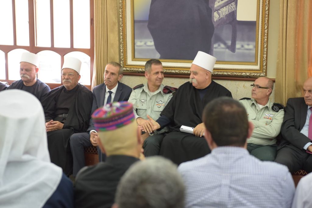 Kojavi y el Sheikh Tarif, con otros dignatarios drusos