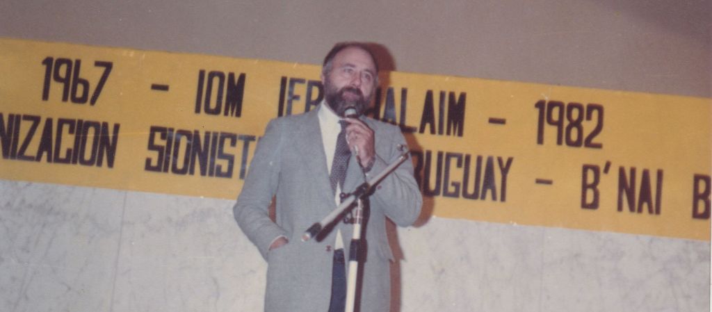 Como maestro de ceremonias en un acto comunitaro por el Día de Jerusalem Como maestro de ceremonias en un acto comunitaro por el Día de Jerusalem