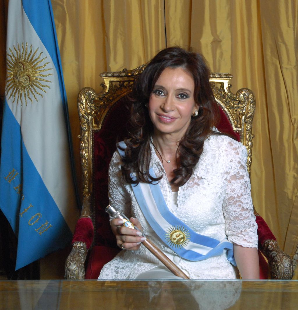 La ruta del dinero K, clave en el rompecabezas. Aquí, Cristina Fernández de Kirchner, el día de su asunción (Foto oficial, Presidencia de la Nación)