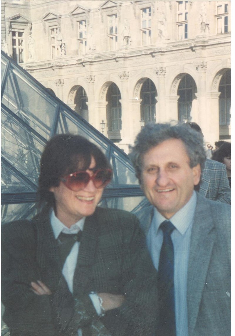 Con su esposa "Ika", años atrás, en vacaciones (Foto: Wikipedia)