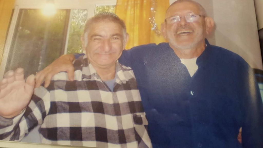 Arie y su hermano mayor Moishe Arie y su hermano mayor Moishe