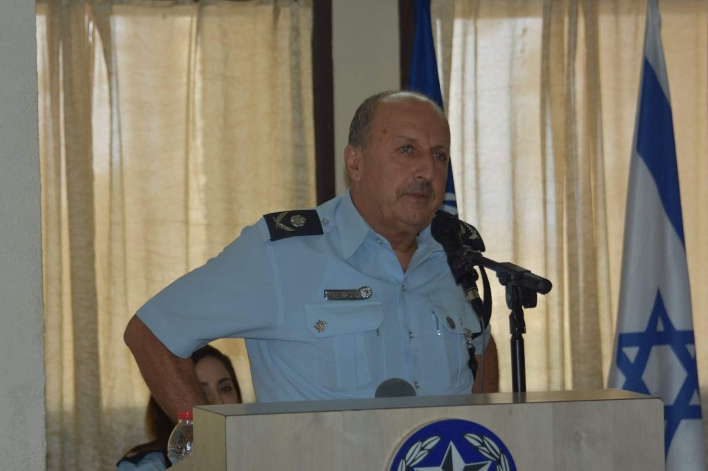 Jamal Hakrush, oficial árabe musulman, alto comandante en la policía israelí Jamal Hakrush, oficial árabe musulman, alto comandante en la policía israelí