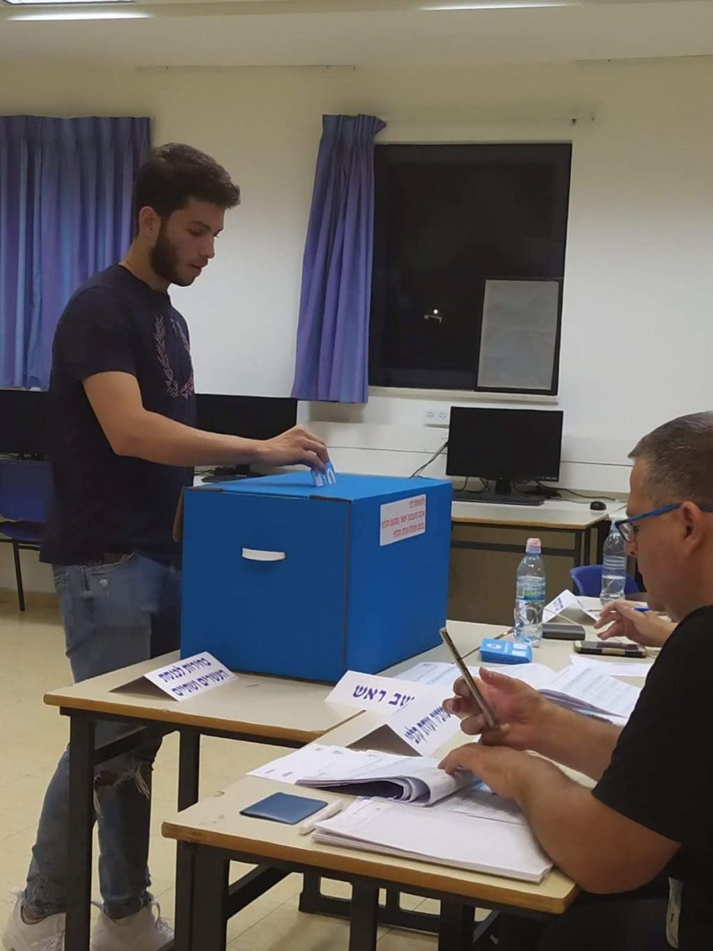 Ariel Zalovich alcanzó justito a votar por primera vez, habiendo cumplido 18 el mes pasado