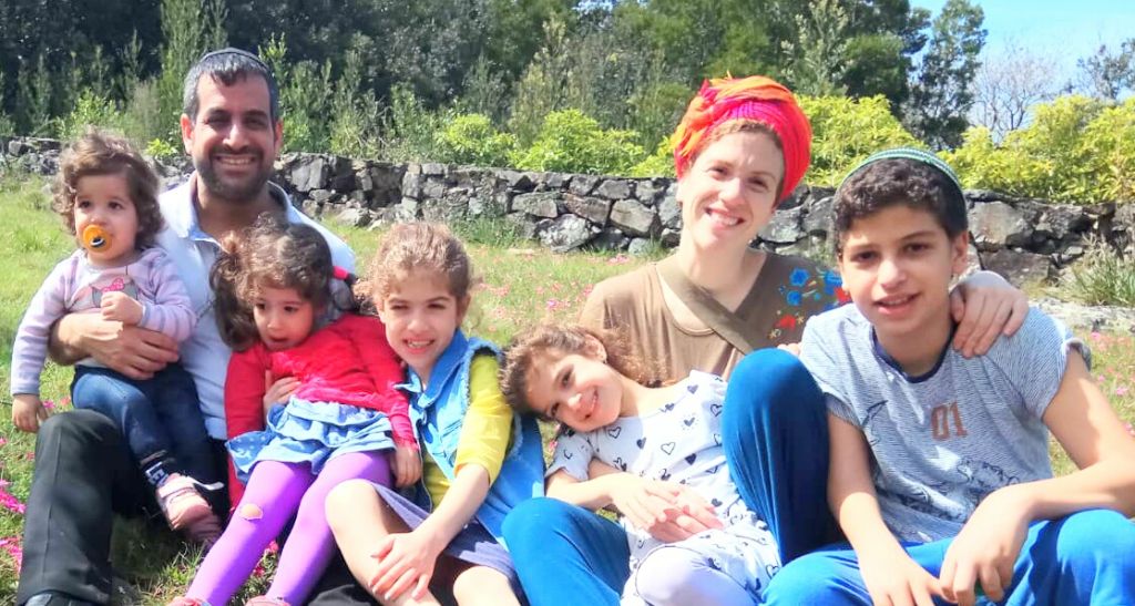 Oved y Reut con sus hijos Oved y Reut con sus hijos