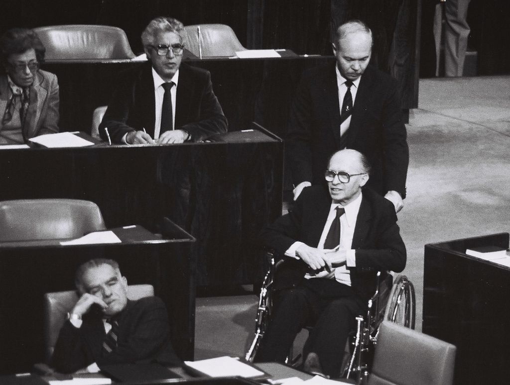 23 de diciembre de 1981. El Primer Ministro Menajem Begin en la Kneset