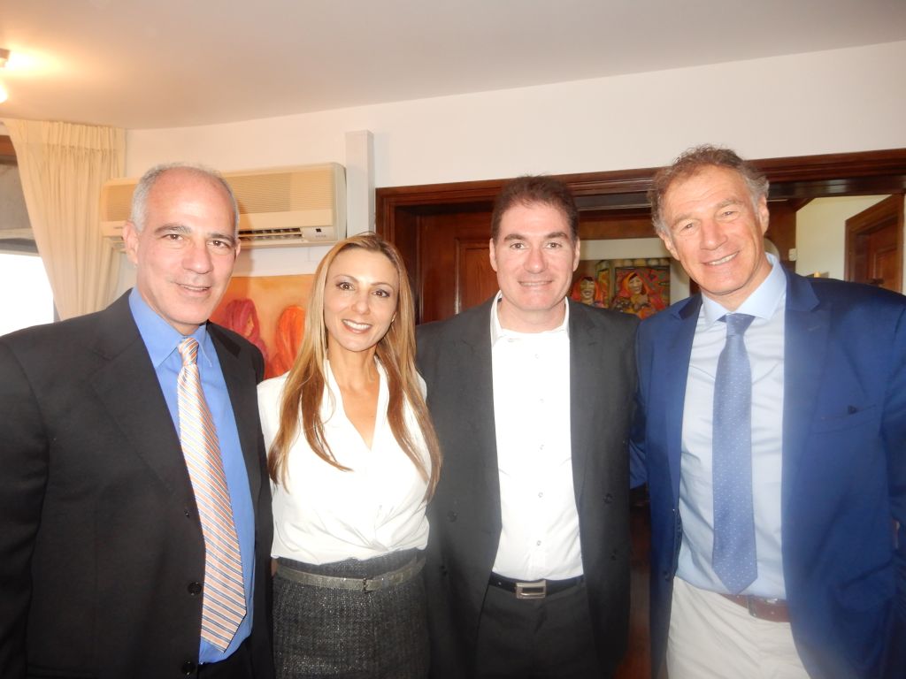 Los Magen con el Presidente del KKL Uruguay Alejandro Weisz y el Secretario General del Comité Central Israelita Roby Schindler