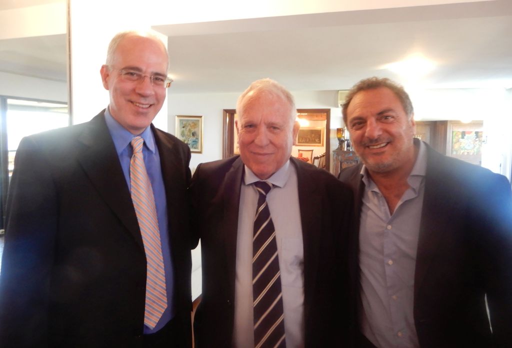 El Embajador junto a Dori Goren, que también fue Embajador de Israel en Uruguay, y al Alcalde de Punta del Este Andrés Jafif