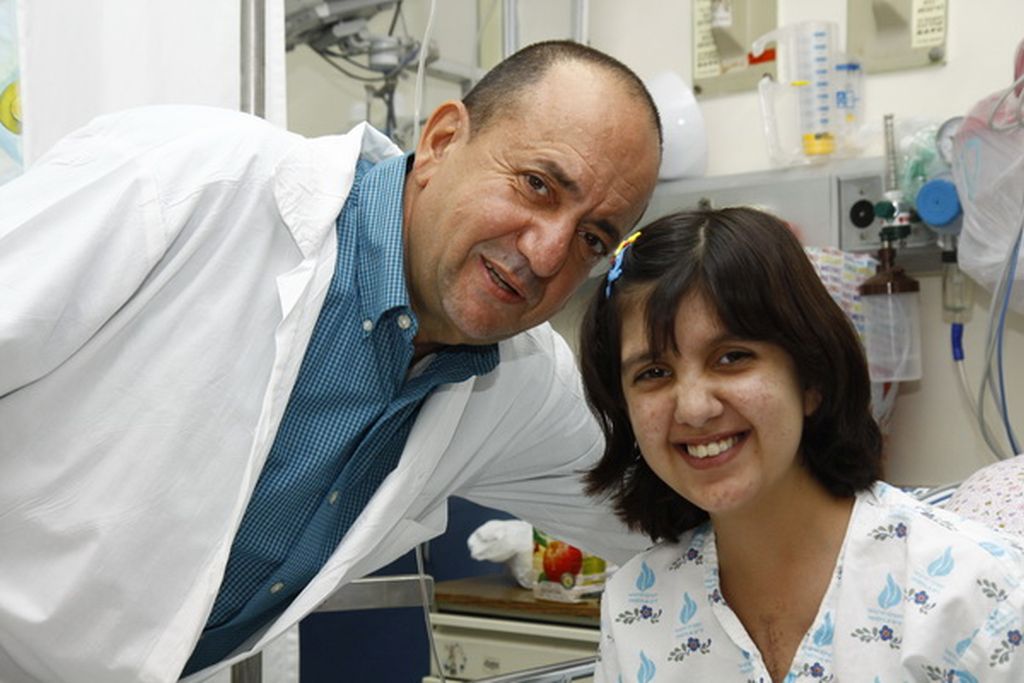 El Dr. Sion Huri con Rozhgar Jalal Azm Al-Jaf, ya operada El Dr. Sion Huri con Rozhgar Jalal Azm Al-Jaf, ya operada