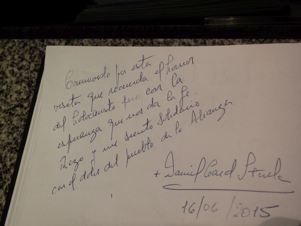 El mensaje que escribió el Cardenal Sturla en el libro de visitas del Museo de la Shoa