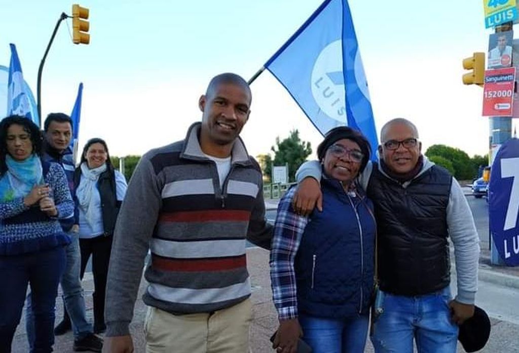 Gloria Rodríguez con sus dos hijos, Claudio y Cristian