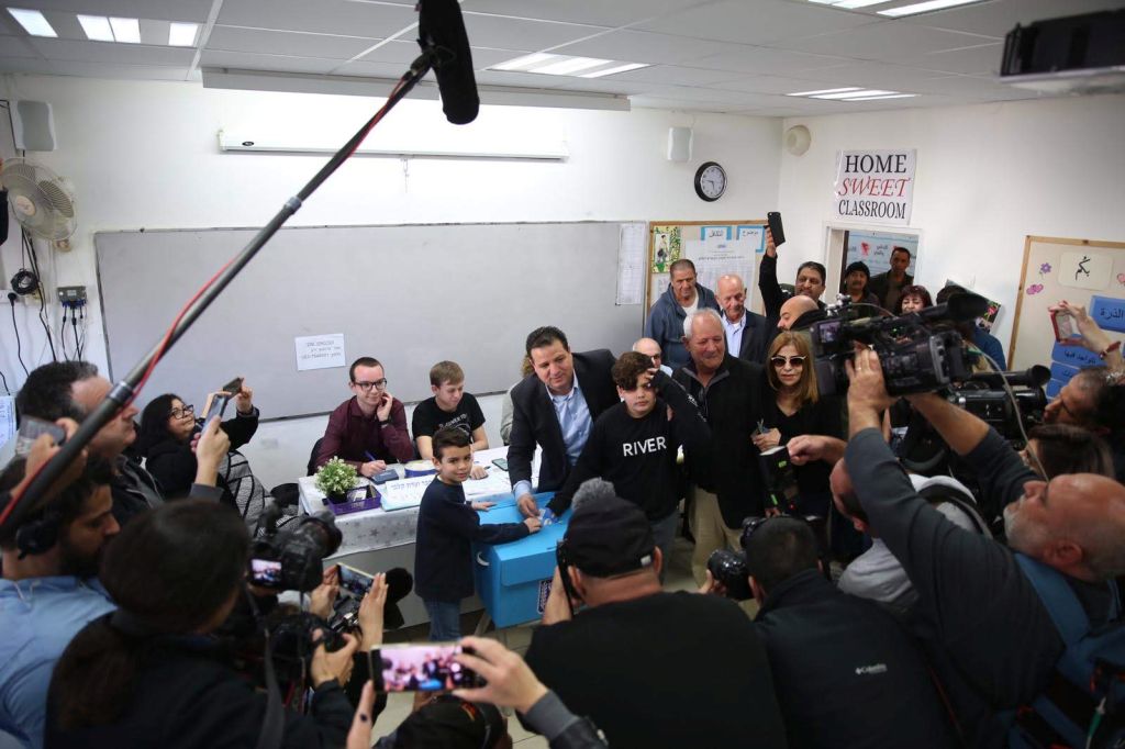 Gran interés de la prensa por la votación del jefe de la Conjunta Ayman Odeh Gran interés de la prensa por la votación del jefe de la Conjunta Ayman Odeh