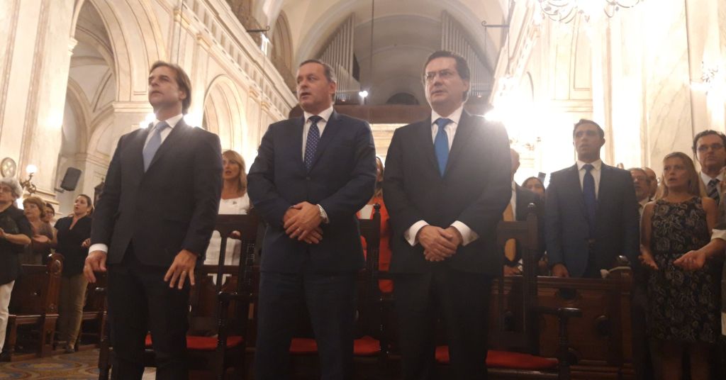 El Presidente de la República Luis Lacalle Pou junto al Secretario de Presidencia Álvaro Delgado y al Prosecretario Rodrigo Ferrés
