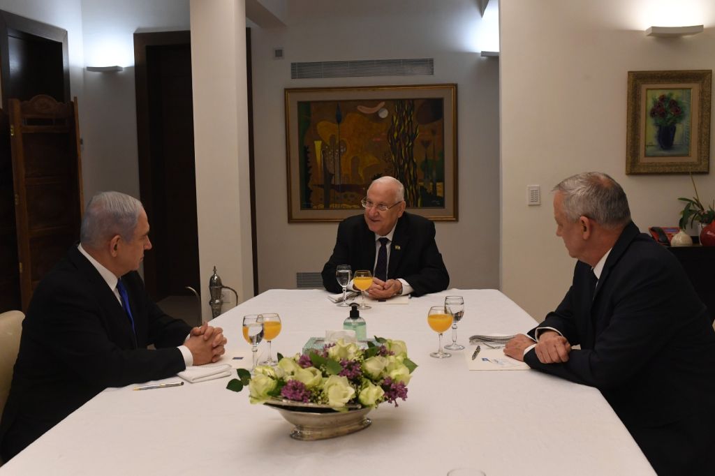 Rivlin reunido con Netanyahu y Gantz (Foto: GPO) Rivlin reunido con Netanyahu y Gantz (Foto: GPO)