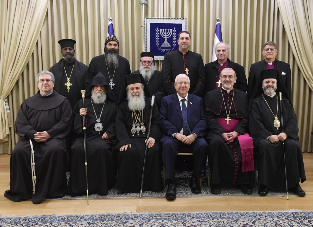 Rivin con los jefes de las iglesias, el 30 de diciembre de 2019, en la recepción por el fin de año gregoriano. (Foto: GPO)