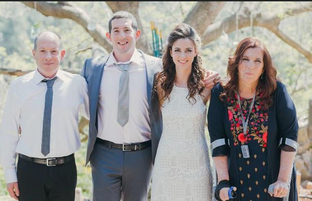 Galit y su esposo Ofer en el casamiento de su hijo mayor Galit y su esposo Ofer en el casamiento de su hijo mayor