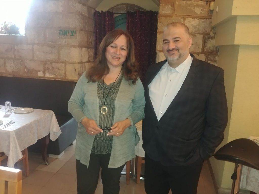 Con el Dr Mansur Abbas jefe del Partido Arabe Unido y la coalición con Balad Con el Dr Mansur Abbas jefe del Partido Arabe Unido y la coalición con Balad