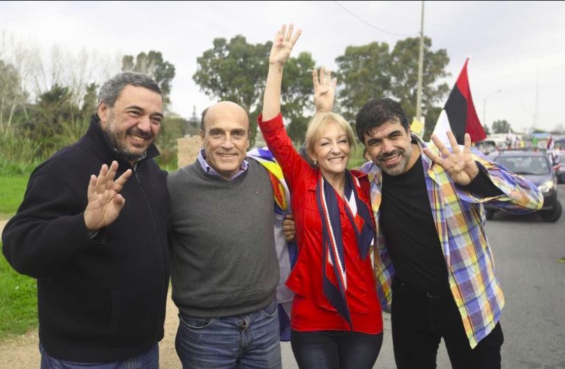 Los cuatro pre Candidatos del FA, Mario Bergara, Daniel Martínez, Carolina Cosse y Oscar Andrade (Foto: Twitter de Daniel Martínez)