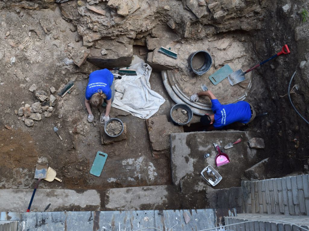 Descubriendo la base de una de las columnas