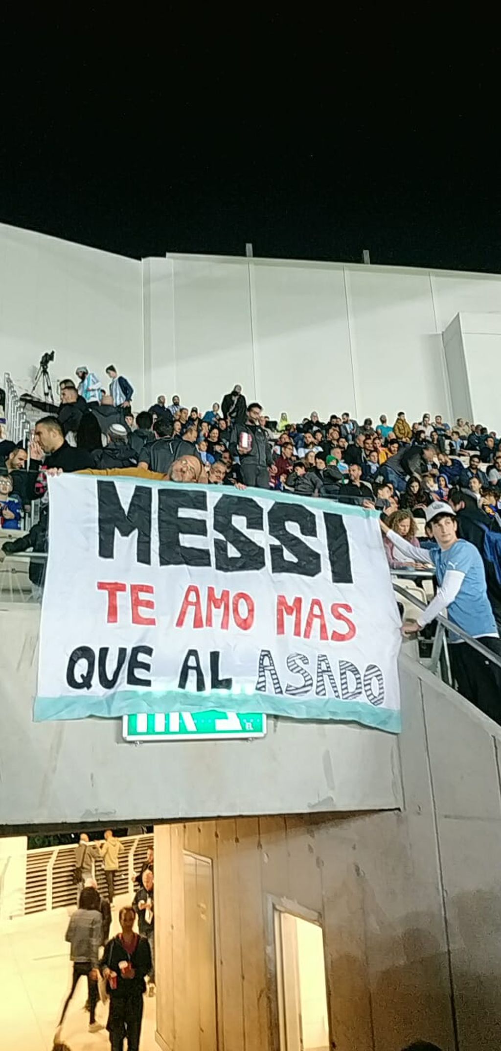 No se puede negar la originalidad de algunos hinchas argentinos