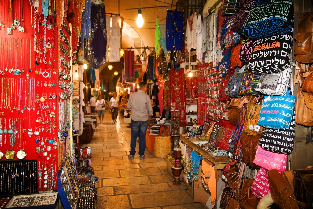 El mercado árabe en la Ciudad Vieja de Jerusalem (Foto: Noam Chen) El mercado árabe en la Ciudad Vieja de Jerusalem (Foto: Noam Chen)