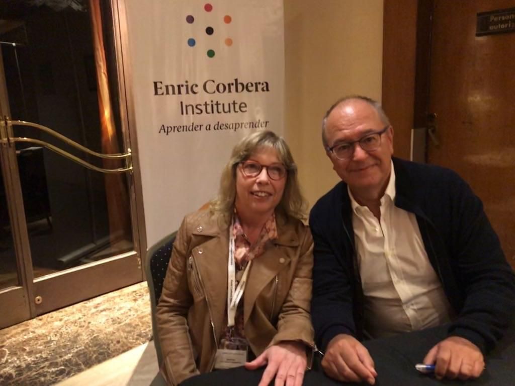 Martha junto a Enrice Corbera, Director del Instituto a su nombre en Barcelona, especializado en Biodescodificación