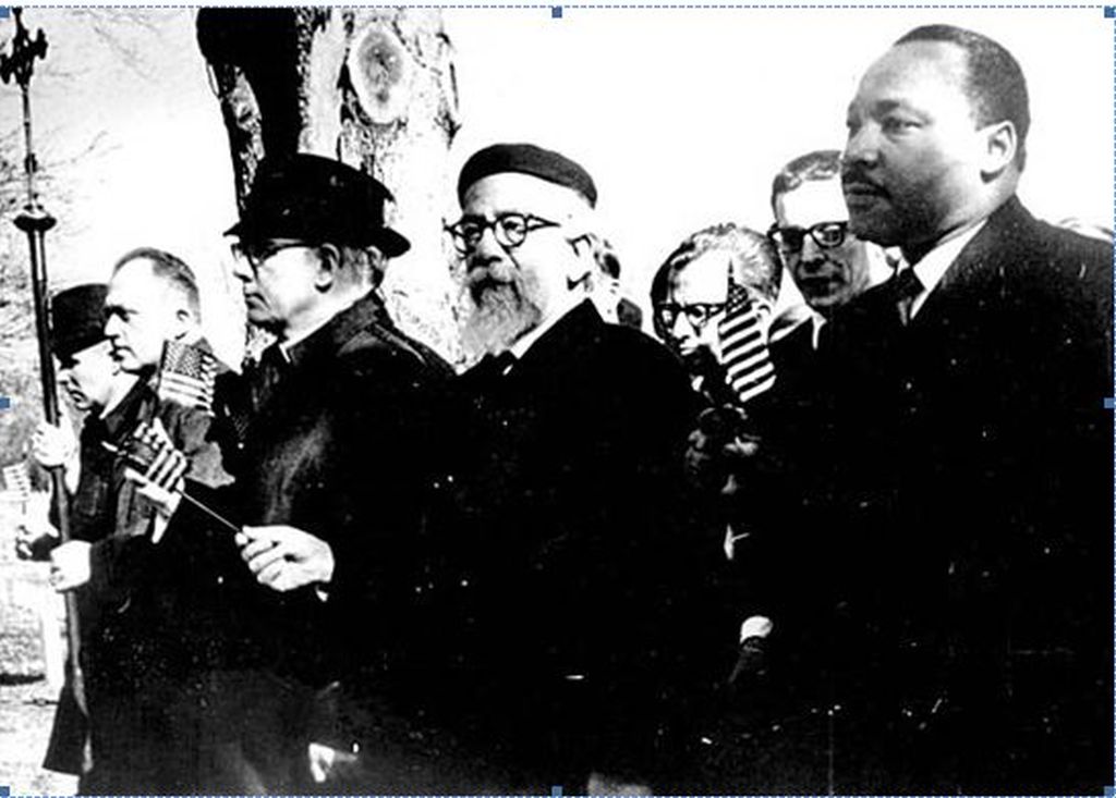 Martin Luther King y el Rabino Abraham Eschel en la icónica Marcha en Selma a Montgomery