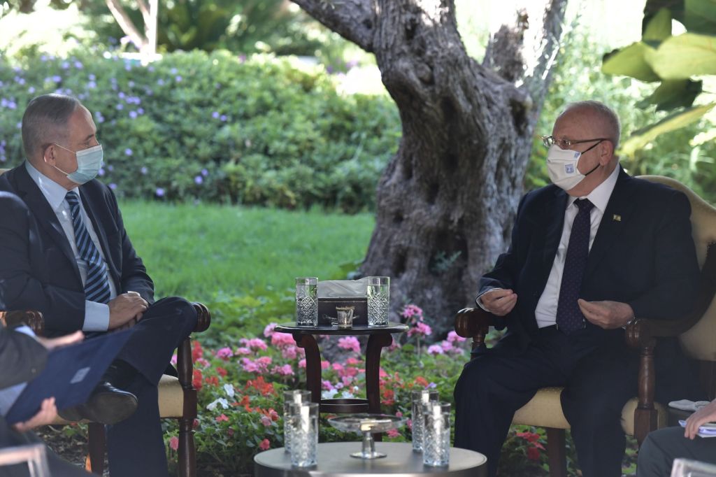 El Presidente Rivlin felicitó al PM Netanyahu por el gran logro diplomático de la paz con los EAU y éste le agradeció por su apoyo. Se reunieron en Beit Hanasí (Foto: Kobi Gideon, GPO)