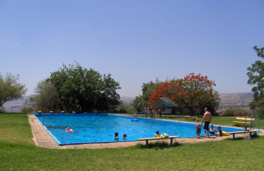 La piscina del kibutz Hokuk
